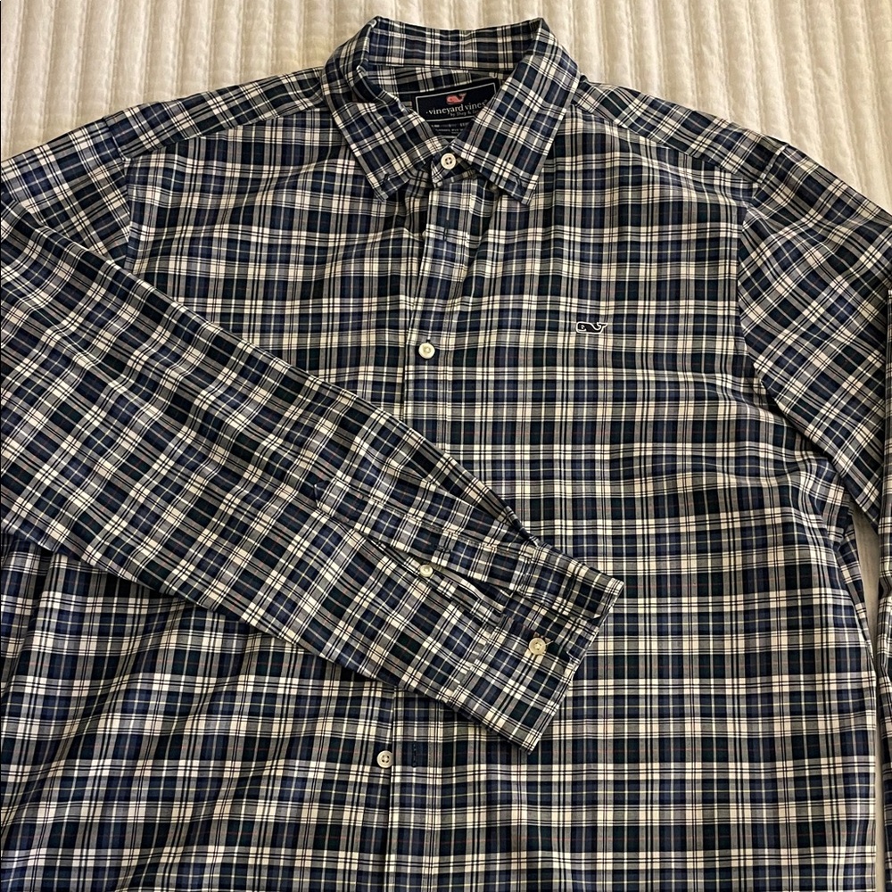 Vineyard vines men’s button down size XL